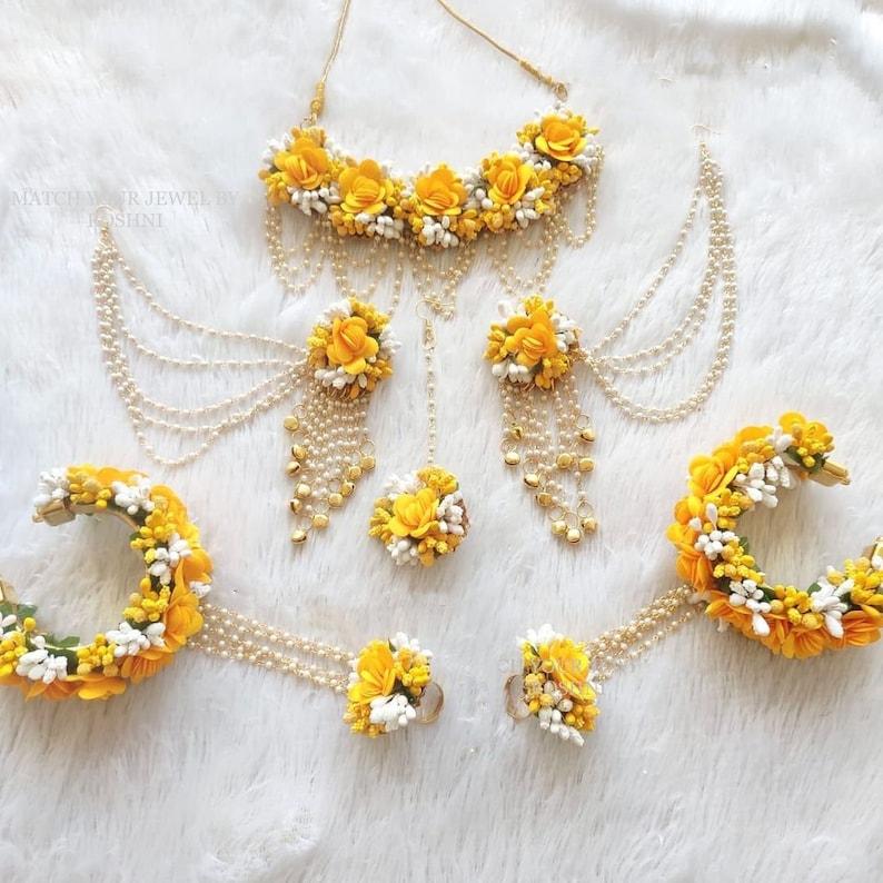 Artificial Flower jewellery set for Haldi/Mehandi/babyshower function. - 1